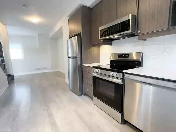 Rent 4 Bedroom House in North York with Modern Features and Park Views