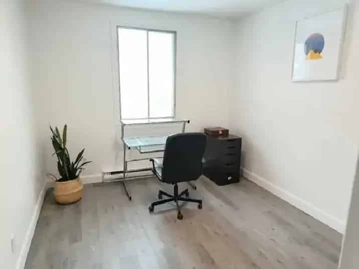 5 1/2 Apartment Ville-Emard Near Jolicoeur Metro Large Backyard