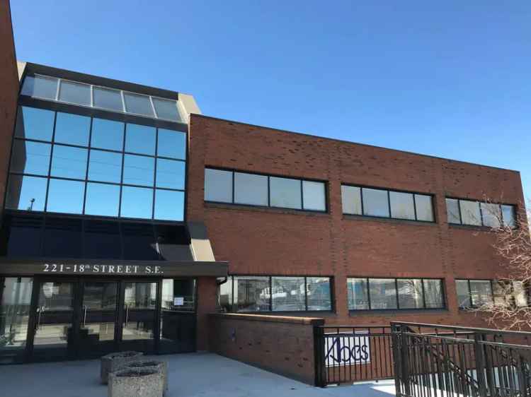 Office building For Rent in Calgary, Alberta