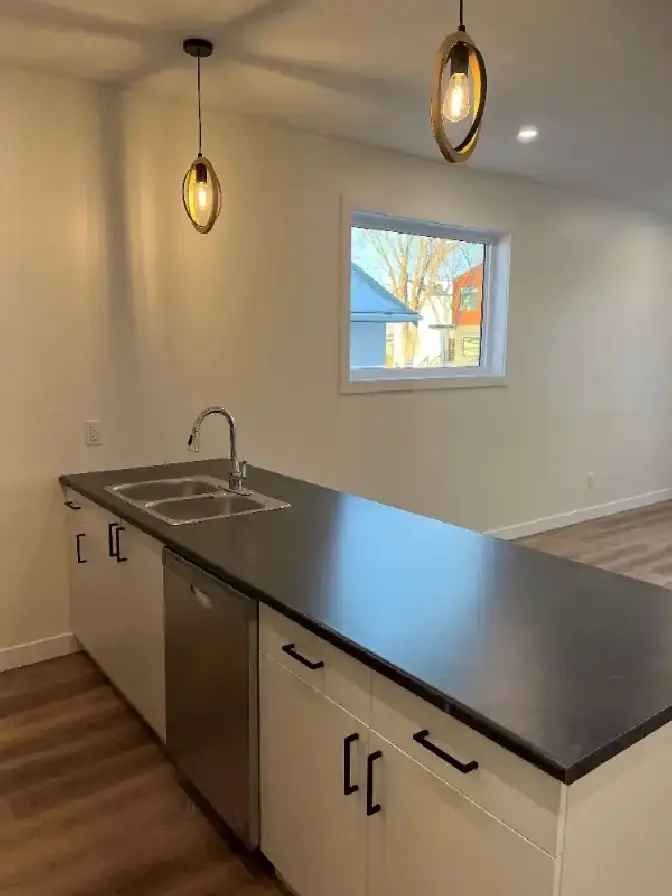 Rent Stylish Upper Duplex Suite in River Heights with Modern Features