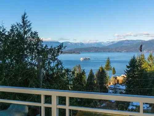 Ocean View Townhome in West Vancouver