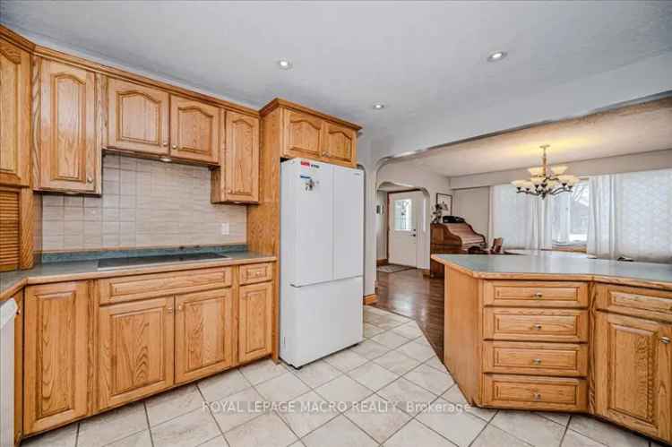 House For Sale in Ontario