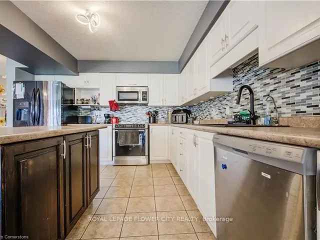 Beautiful Semi Detached 3 Bed 4 Bath House Near Boardwalk