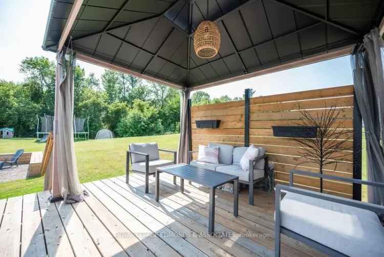 House For Sale in Laurentian Valley, Ontario