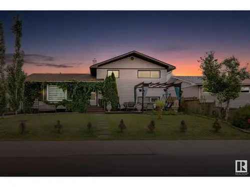 Buy House in Meadowlark Park Edmonton with Spacious Yard and Upgrades