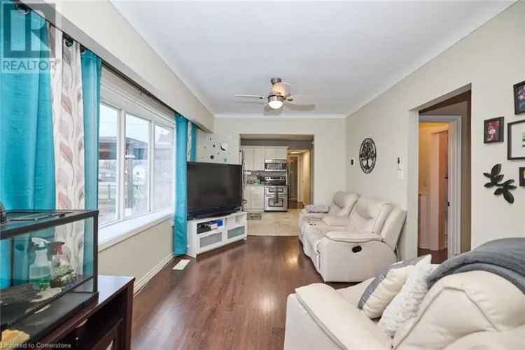 Affordable 3-Bedroom Bungalow in Western Hill - Move-in Ready