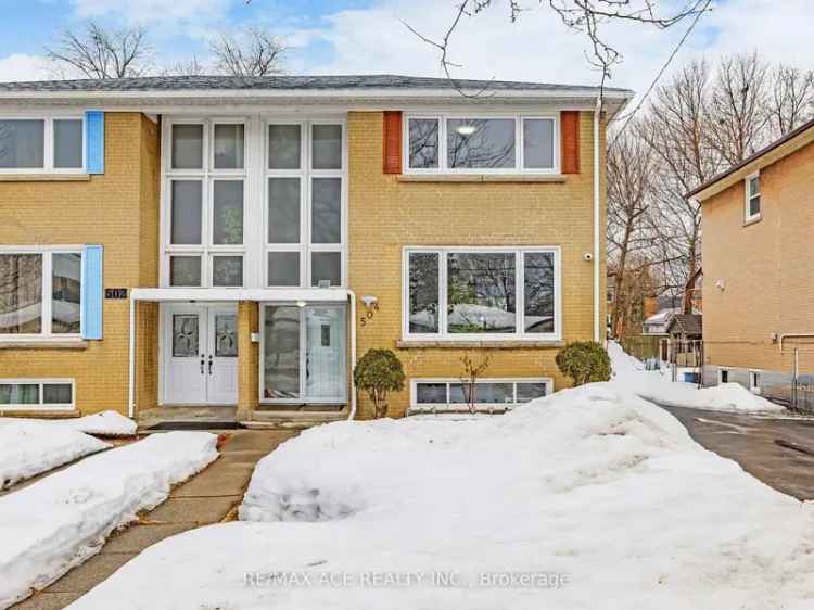 House For Sale in 504, Midland Avenue, Toronto, Ontario