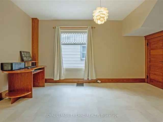 House For Sale in St. Thomas, Ontario