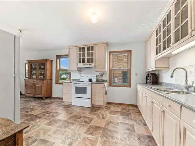 House For Sale in Belleville, Ontario