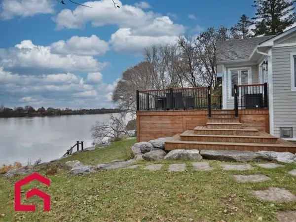 Bungalow for Sale Montérégie Waterfront Property