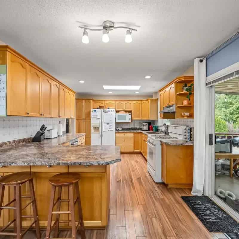 Spacious 3-Bedroom Comox Home with Workshop and Large Backyard