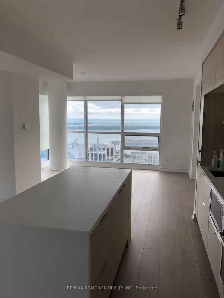 88 Scott Condo 1+1 762 sq ft SW View