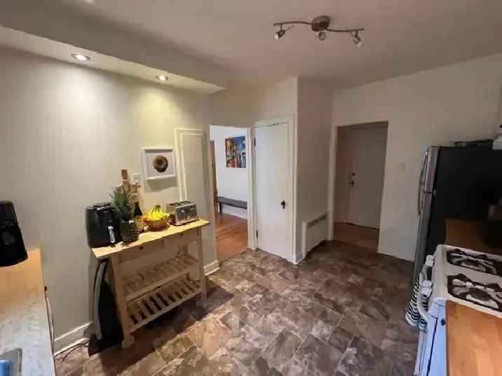 2 Beds 1 Bath - Apartment in NDG