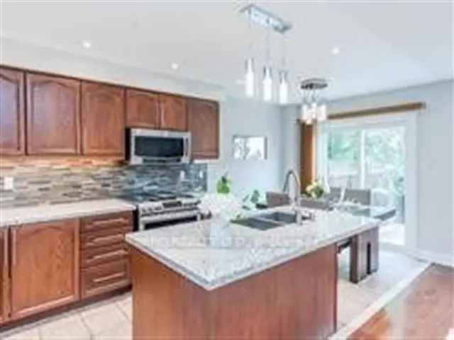 Spacious Mississauga Semi-Detached Home 3 1 Bedrooms 4 Washrooms