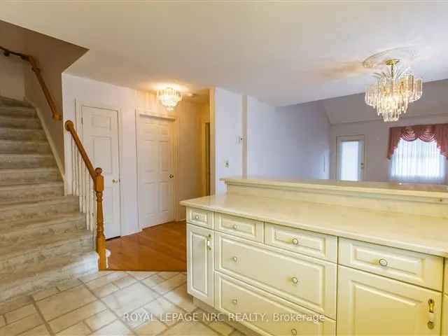 Townhouse For Sale in 23-35, Portal Drive, Port Colborne, Ontario