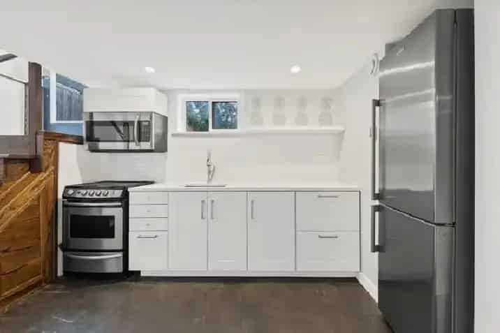 All Inclusive 2 Bed Lower Level Apartment Near Downtown