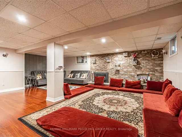 House For Sale in Barrie, Ontario