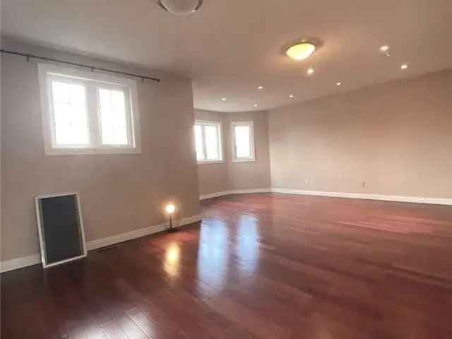 Spacious 4-Bedroom Detached Home in Central Mississauga