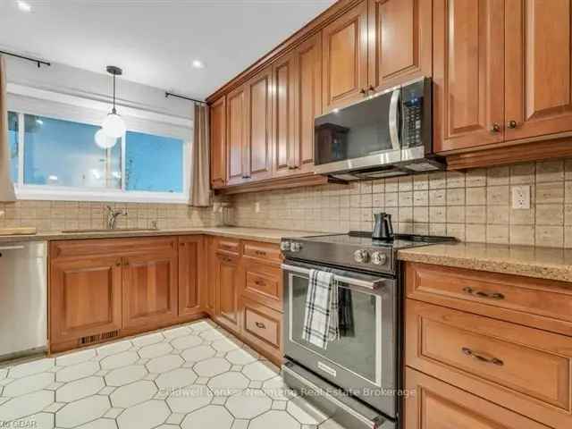 Family Home in Guelph: Charming Backsplit with Modern Amenities