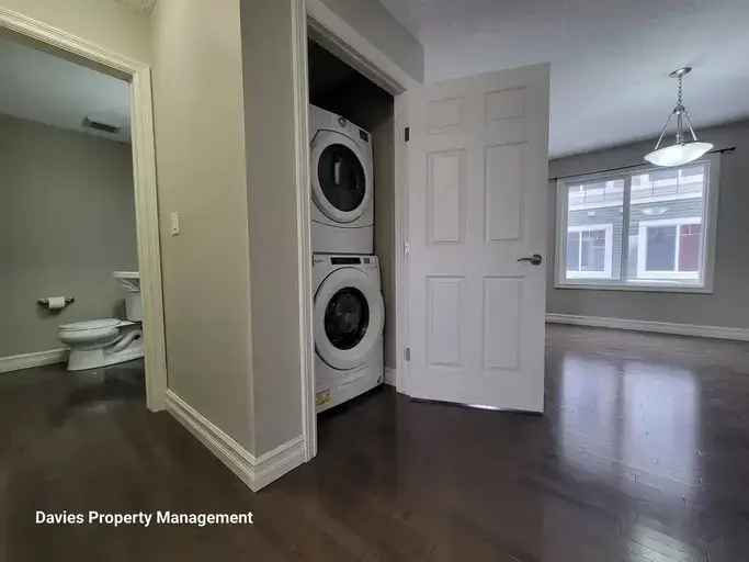 Rent 3 Bedroom Townhouse in Clareview Edmonton with Modern Features