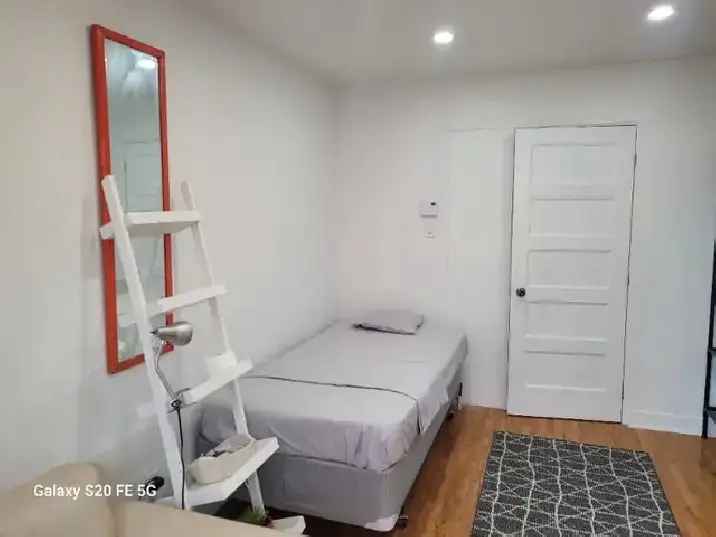 Private Room for Rent All Inclusive Men Only April 1st