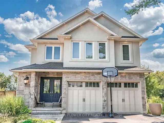 Executive Custom Built Home 3 Bedrooms 35 Baths Finished Basement