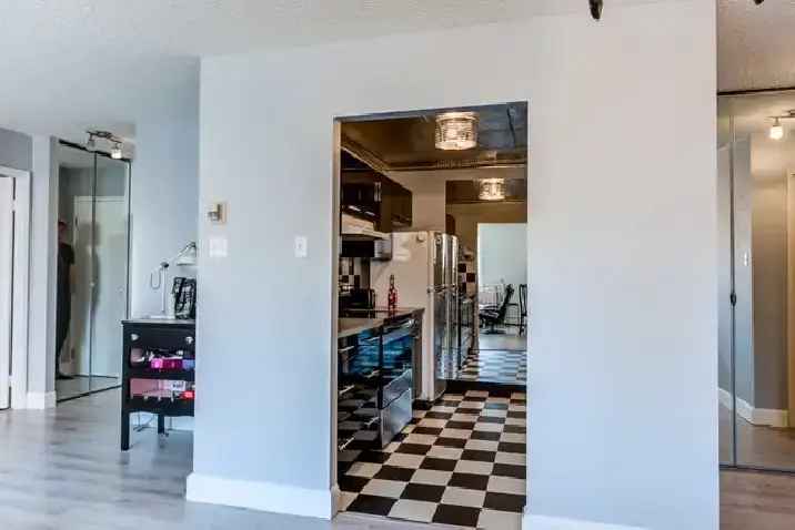 Buy condo in downtown close to UofA with 2 beds and 2 baths