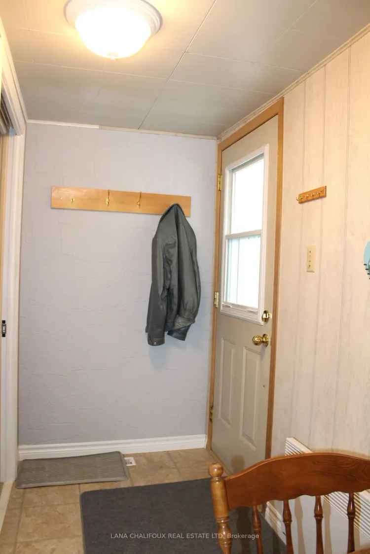 House For Sale in Ontario