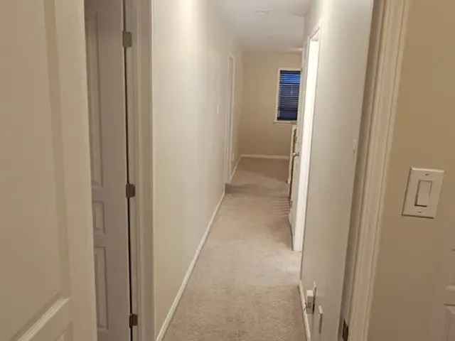 Townhouse For Rent in Ottawa, Ontario