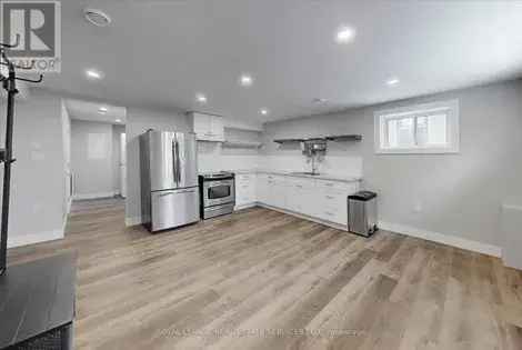 2 rooms house of 476 m² in Toronto