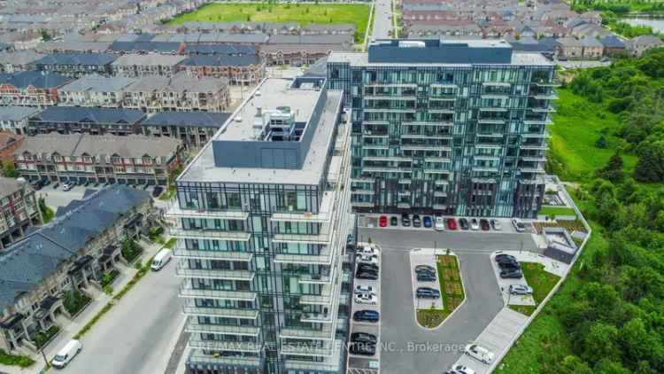 Luxurious Condo near Mt Pleasant GO Station