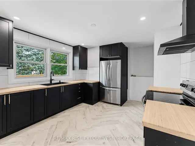 Stunning Remodeled Bungalow Near St Lawrence College 6 Beds 2 Baths