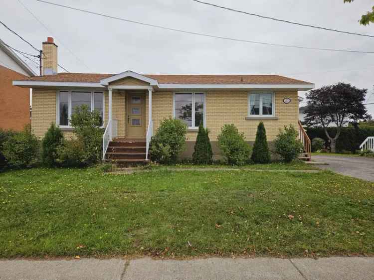 Bungalow for sale, 217, Av. Jacques-Cartier, Matane - Proprio Direct