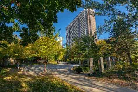 1 room apartment of 184 m² in Toronto