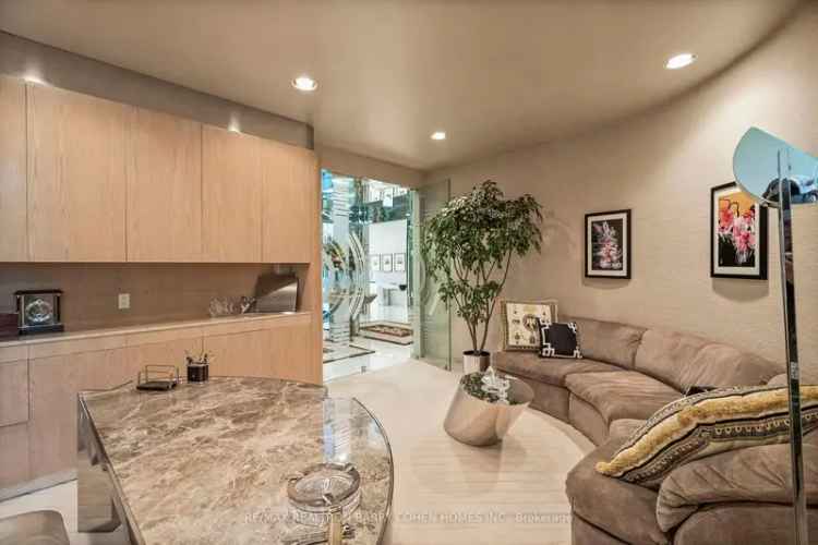 House For Sale in Toronto, Ontario