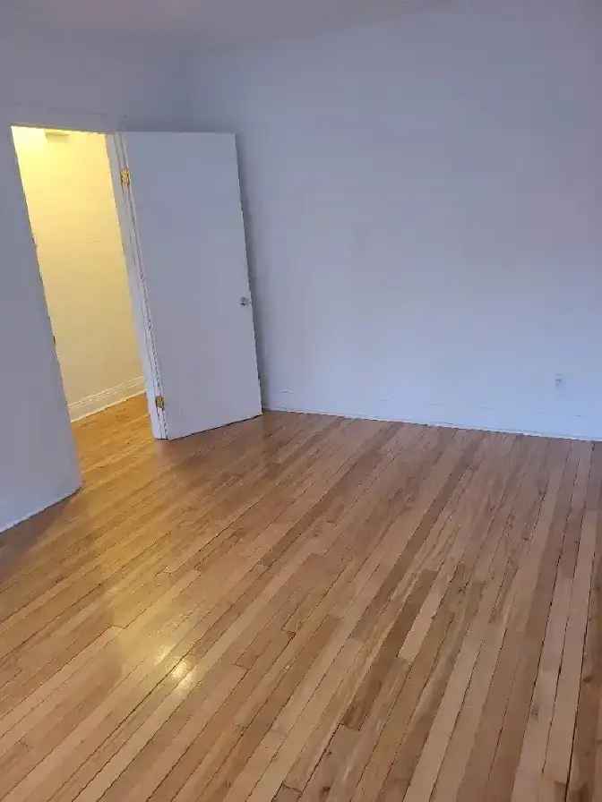 Rent Apartment in Ahuntsic with Parking Backyard and Basement