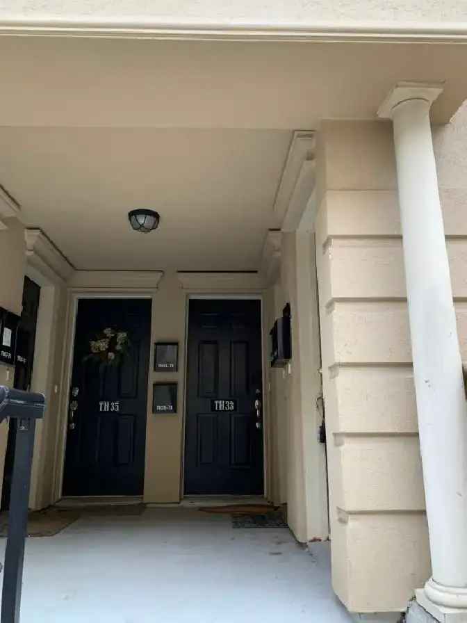 1000  Sqft Townhouse $3300 with parking, Queen/Bathurst