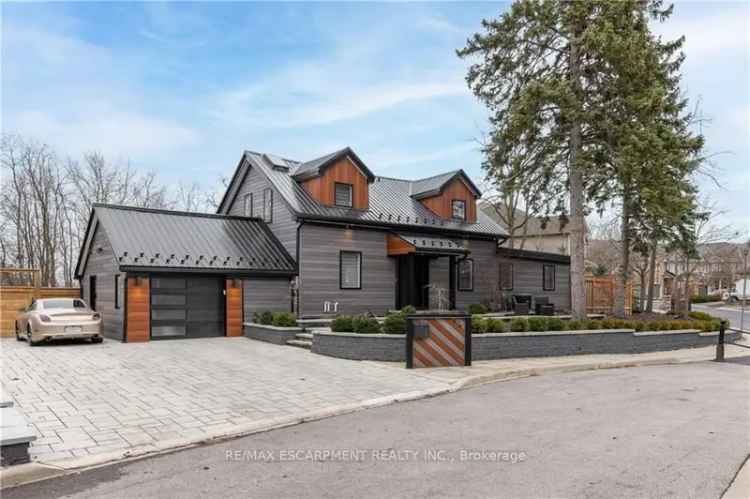 House For Sale in Burlington, Ontario