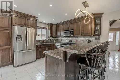 Family Home in West Barrie near Green Space and Schools