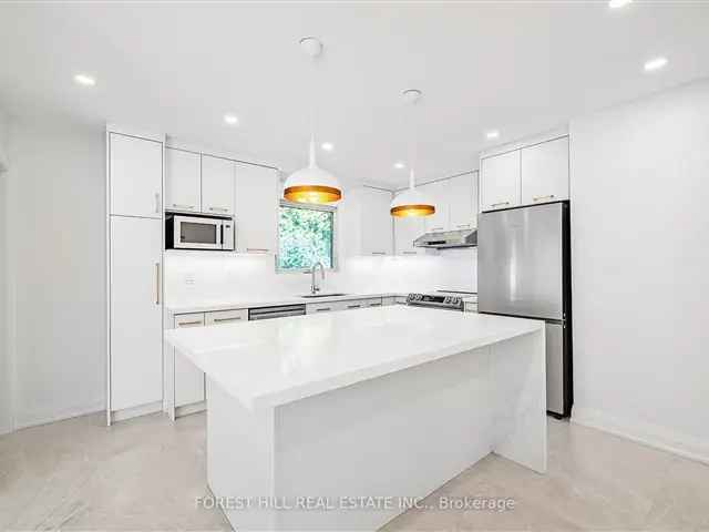 Stunning Banbury Home: Modern Open Concept, 3 Beds, 2 Baths, Spacious Backyard