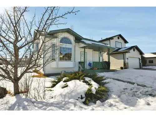 For Sale Bi-level House in Davenport Red Deer Spacious with Modern Features