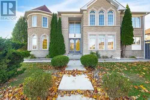 House For Sale In East Credit, Mississauga, Ontario