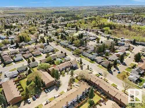 3 Bedroom Townhouse For Sale in Edmonton