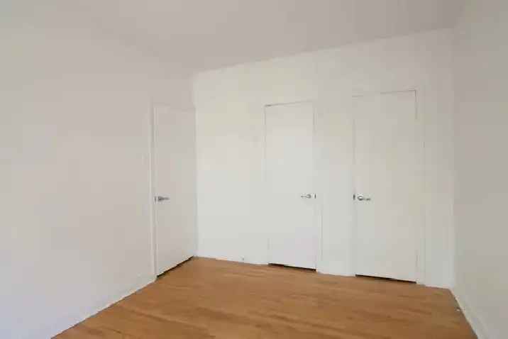 2 Bedroom Apartment in Westmount - ID 1403