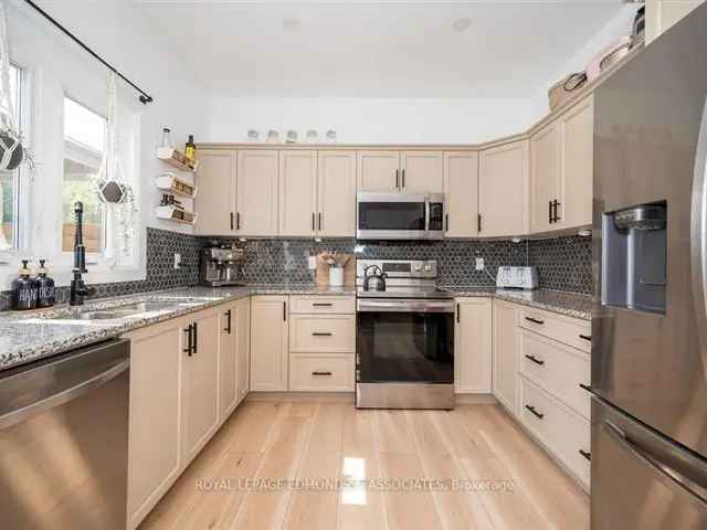 House For Sale in Laurentian Valley, Ontario