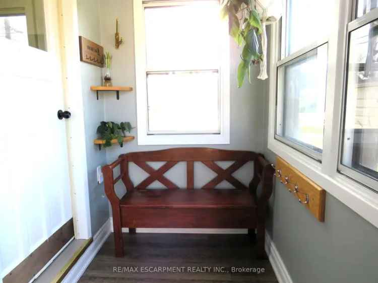 Immaculate Bungalow Move In Ready Family Home