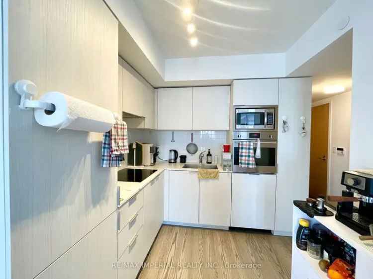 Buy Luxury Condo in Downtown Toronto with City Views and Amenities