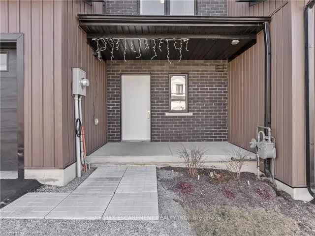 Modern Townsend Townhouse - 1700 Sq Ft, 3 Beds, 2 Baths, Walk-Out Basement