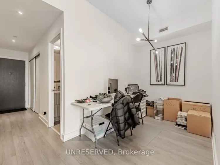 Condo For Sale in 6, Parkwood Avenue, Toronto, Ontario