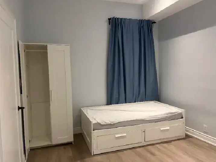 Rent Private Room with Washroom Near University of Toronto